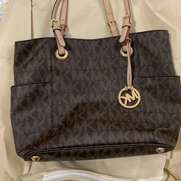 Michael Kors Purse - Picture 1 of 5